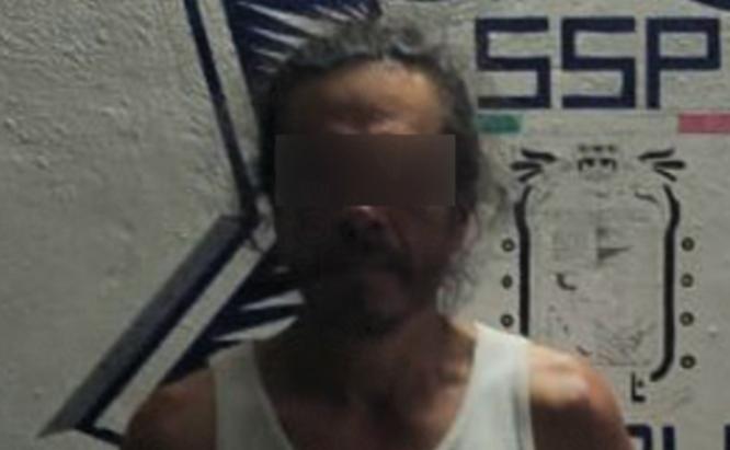 Detienen a Gildardo con 25 bolsas de cristal en calles de Pahuatlán