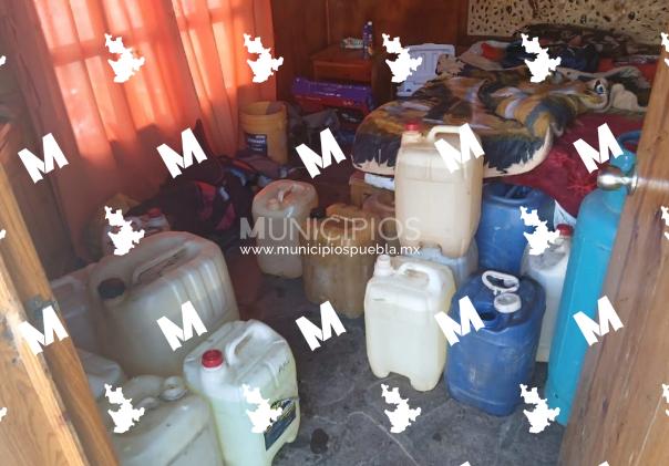 Catean un hotel donde se almacenaban huachicol en Tetla