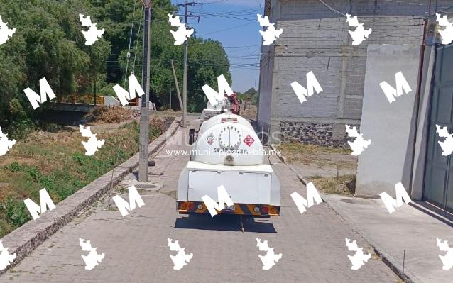 Aseguran dos pipas con gas ilícito en Nativitas