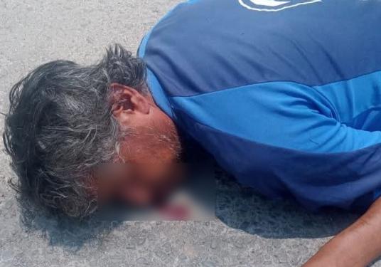 Paramédicos atienden a hombre tirado en Hacienda Las Fuentes 2