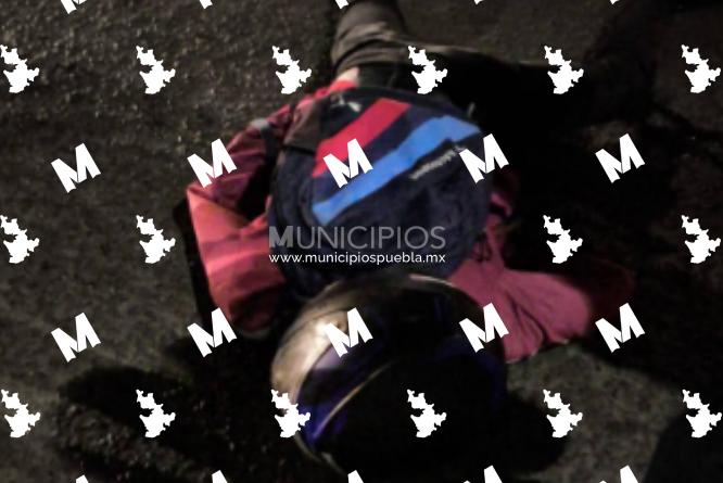 Ejecutan a motociclista frente al mercado de Amalucan