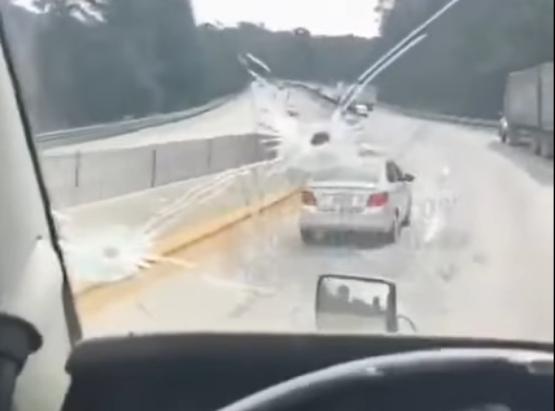 VIDEO Hieren a chofer en intento de asalto en la México-Puebla