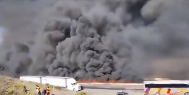 VIDEO Vuelca pipa y explota en la autopista Acatzingo-Ciudad Mendoza