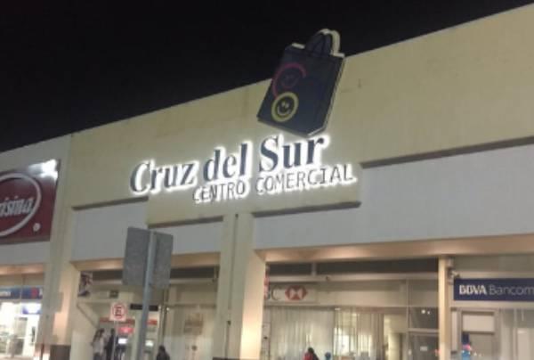 Roban 35 mil pesos a cuentahabiente en plaza Cruz del Sur