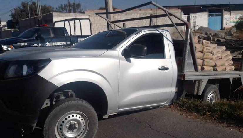 Policías recuperan camioneta con todo y carga en Tecamachalco