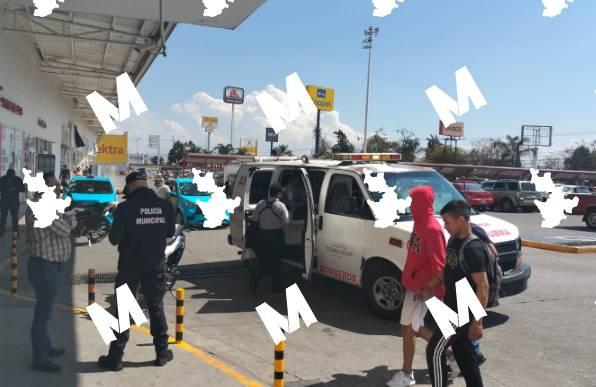 Atracan a cuentahabientes en BBVA de Plaza Crystal en Texmelucan