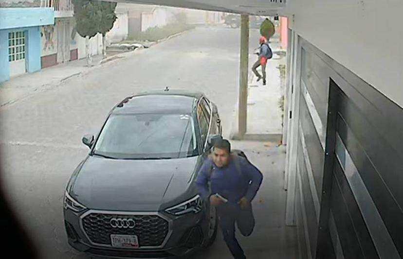 VIDEO Policías embisten a ladrones y estos les disparan en Tecamachalco