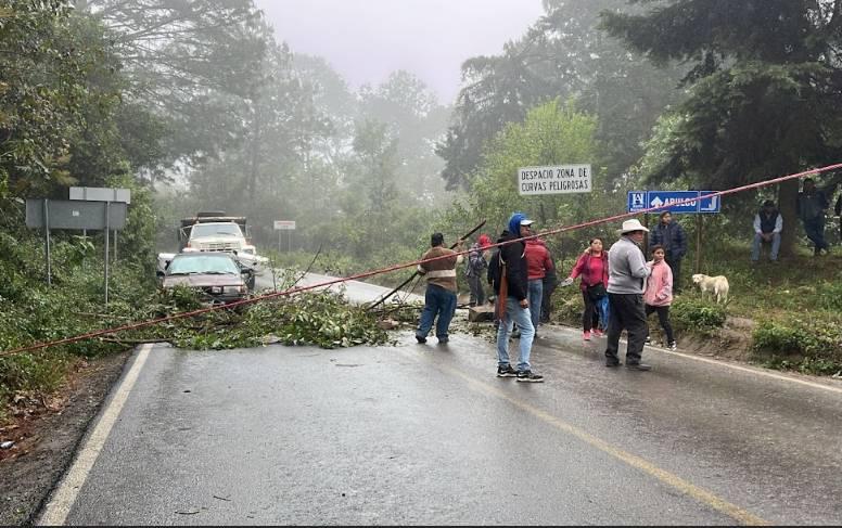 Bloquean la carretera Zacapoaxtla-Cuetzalan