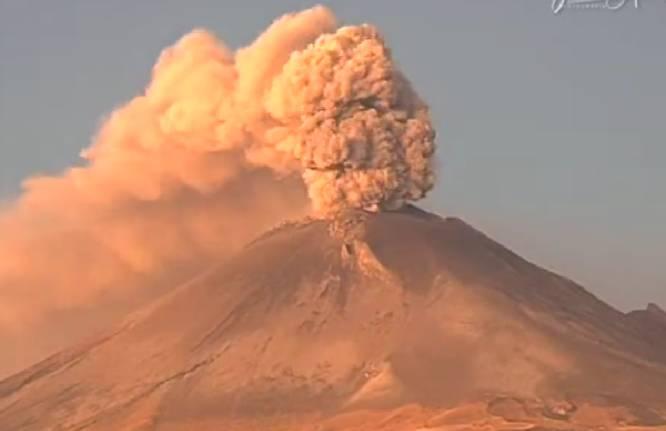 VIDEO Popocatépetl registra actividad constante