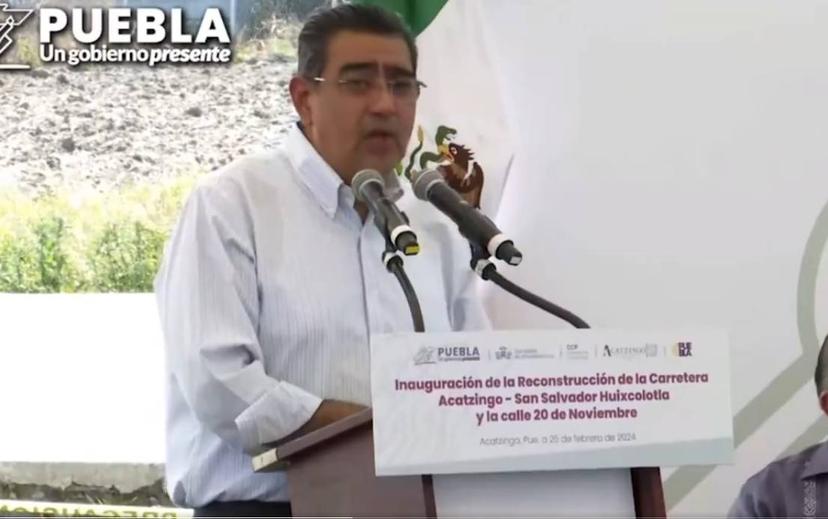 Inaugura Sergio Salomón reconstrucción de carretera Acatzingo-Huixcolotla