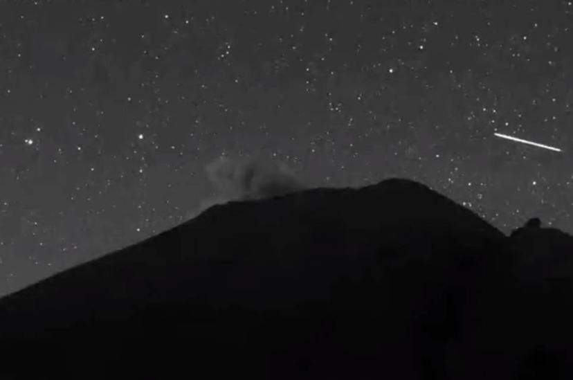 VIDEO Captan extraño objeto cruzar el Popocatépetl y desaparecer