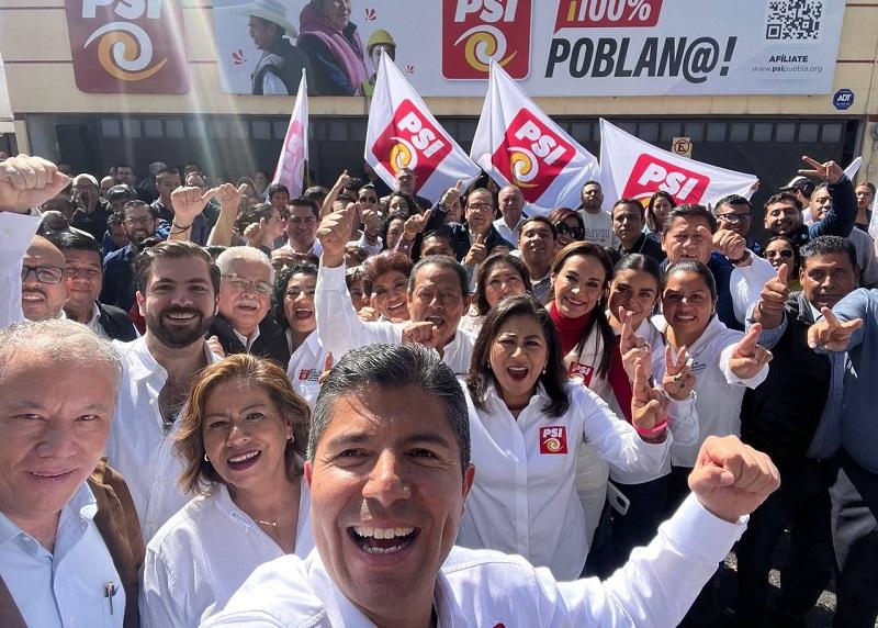 Eduardo Rivera se registra ante PSI como precandidato a la gubernatura