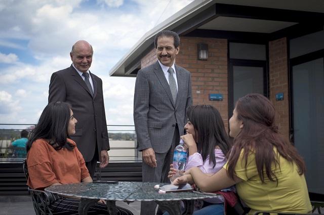 Rector entrega nueva sede a Facultad de Psicología de la BUAP