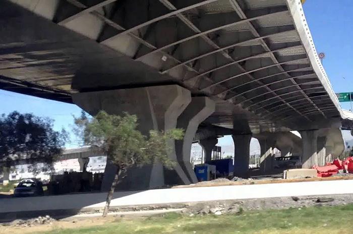 Por depresión madre intenta lanzar a bebé del puente de Calzada Zaragoza