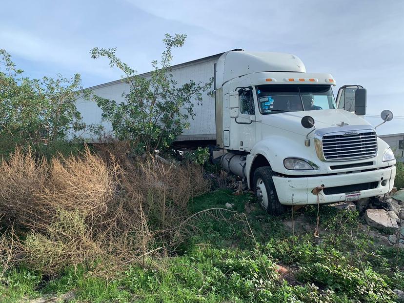 A balazos, federales recuperan tráiler en la Puebla-Orizaba