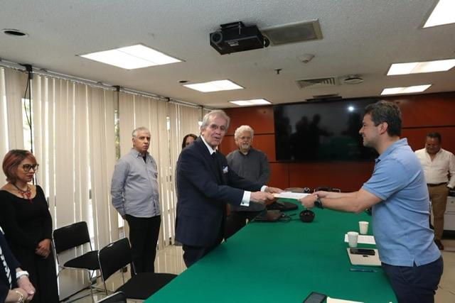 Entregan en sobre cerrado quintetas para elegir a consejeros del INE