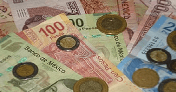 El peso mexicano con sesión de altibajos 