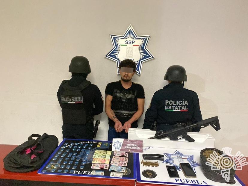 Detienen en Chignahuapan a sicario de El Patrón con un fusil M4