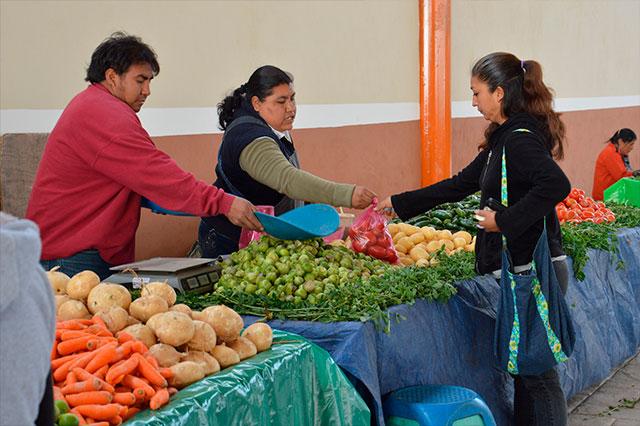 Regular el comercio informal, objetivo de nuevo tianguis de Xixitla