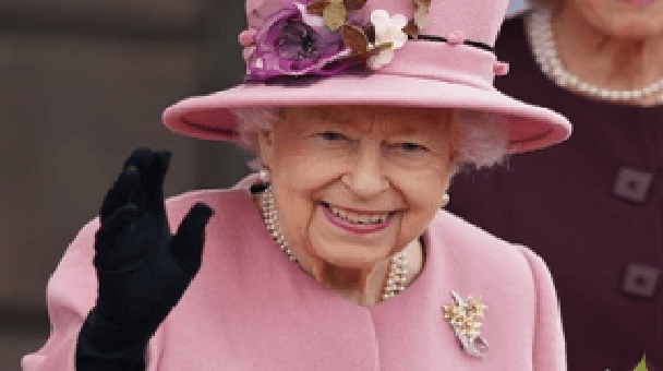 La Reina Isabel pasó noche en hospital