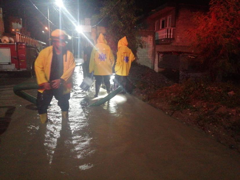 Rescatan a hombre que cayó al dren de Valsequillo en Tehuacán 