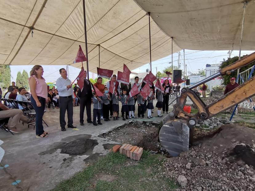 Ayala continúa transformando espacios educativos en Atlixco