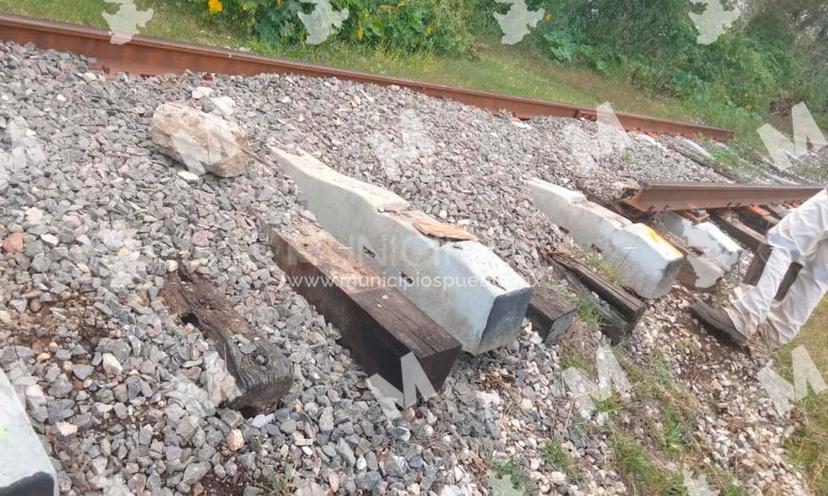 Ahora también roban rieles del tren en Texmelucan