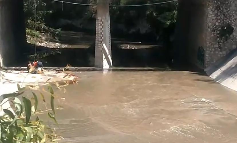 Joven cae al río Alseseca y pierde la vida esta mañana