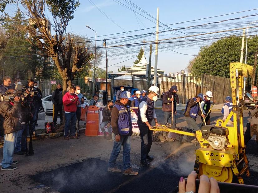 Eduardo Rivera tapará 173 mil baches en el primer año de gobierno