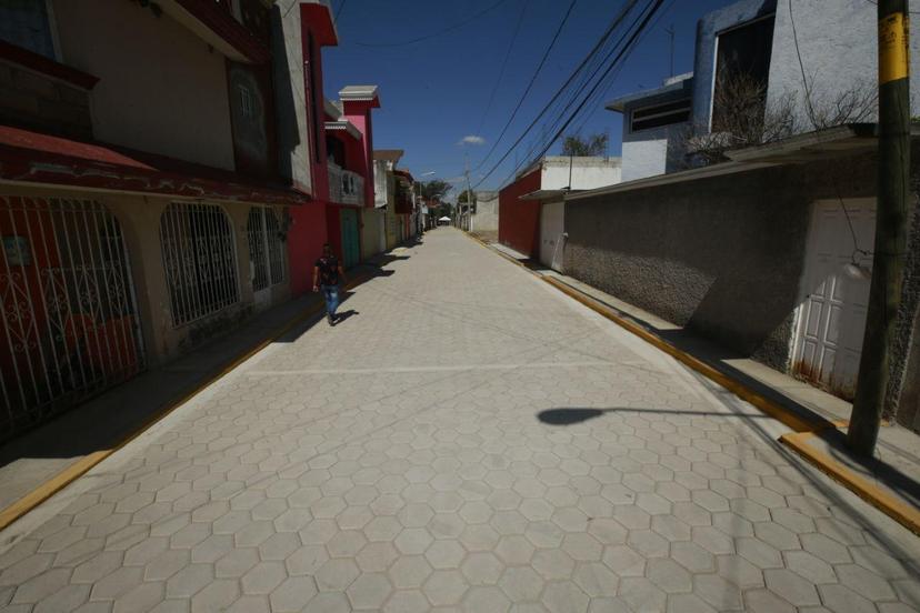 Entrega Rivera adoquinamiento en San Jerónimo Caleras