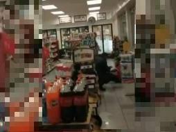 Disparan a cajera en asalto a Oxxo de Acajete