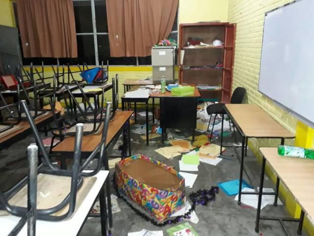 Roban escuela y asaltan a maestras en Texmelucan