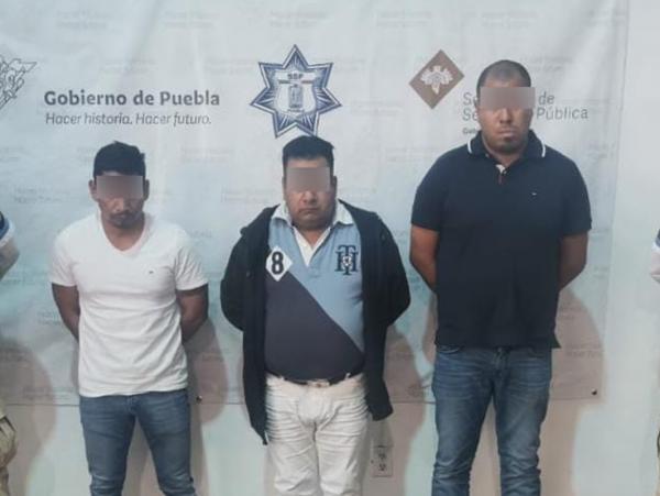 Espiaban a cuentahabientes para robar su nip y tarjeta en Puebla