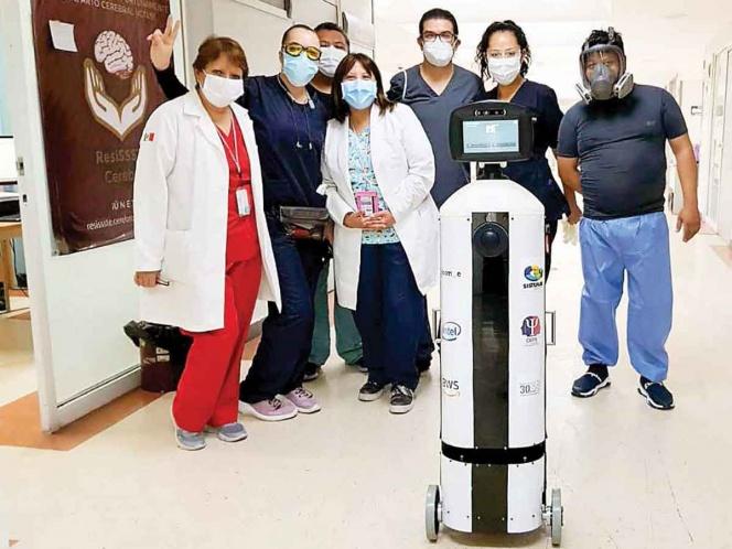 Ella es LaLuchy Robotina; atiende pacientes Covid en la Ciudad de México