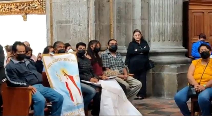 Reaparece Rosario Orozco en la misa dominical de Catedral