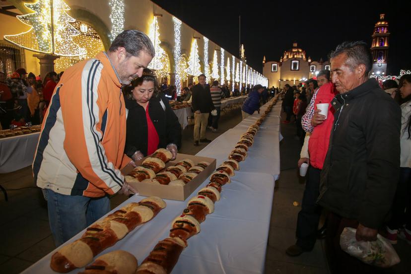 Rompen récord con rosca monumental en San Pedro Cholula