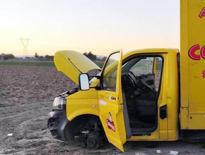 Hallan desvalijada camioneta de Sabritas en Tecamachalco