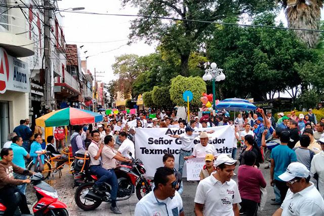 Cientos exigen en las calles renuncia del alcalde de Texmelucan