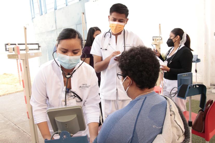 Celebra SEDIF Día de las Madres a internas del penal de San Miguel