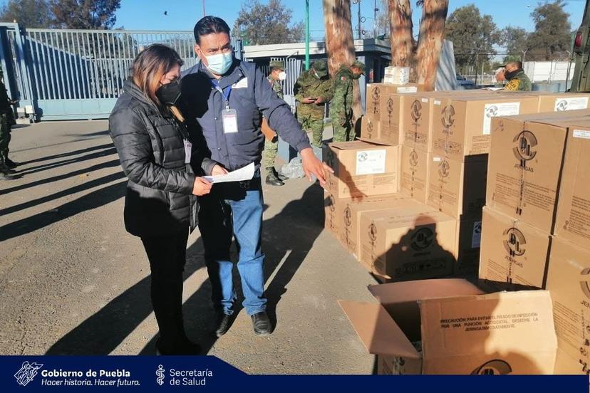 Llegan vacunas para adultos mayores de Sierra Negra y mixteca de Puebla