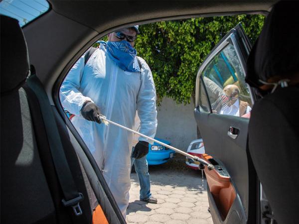 Inspecciona SMT sanitización de 100 taxis en San Pedro Cholula