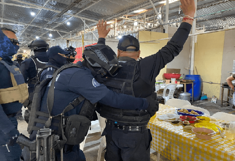 Tres detenidos tras riña en tianguis de Texmelucan