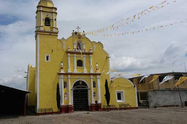 Denuncian a sacerdote de Atlixco por saqueo de documentos religiosos