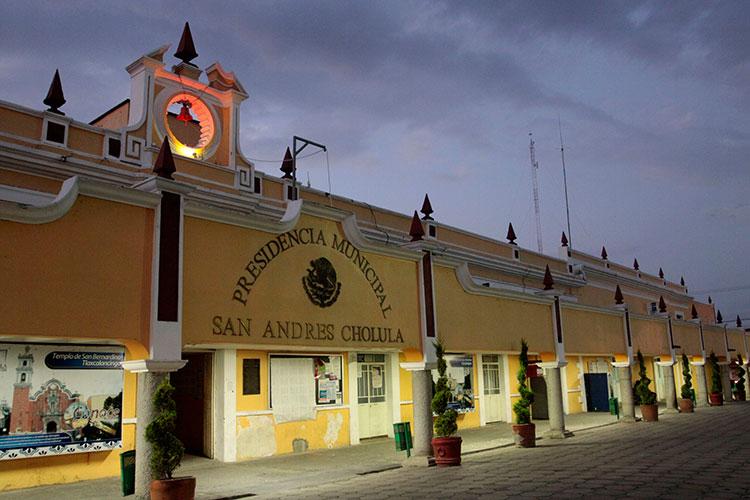 Acude titular de Sedatu a supervisar trabajos en el zócalo de San Andrés Cholula