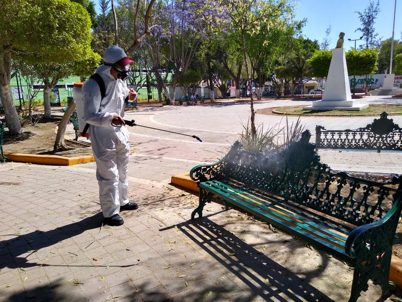 Realizan sanitización en parques y edificios públicos de Tehuacán