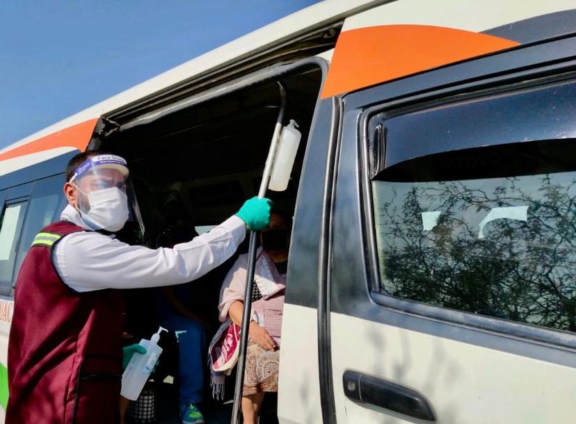 Sanitizan 200 unidades colectivas de Tehuacán 