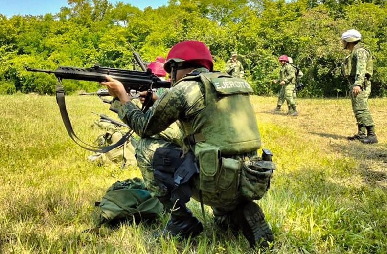 Detecta el Ejército más de 2 mil dosis de drogas y armas en La Malinche