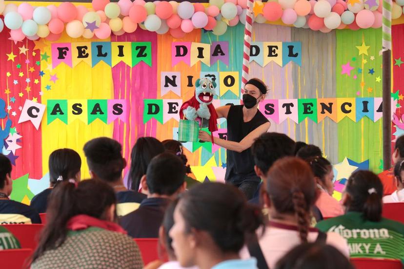 Celebran SEDIF y Cultura a niñas y niños de casas de asistencia