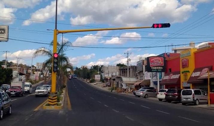 Por fin, después de 1 mes sirve semáforo en Boulevard Gastronómico en Atlixco