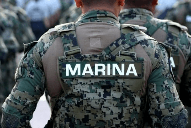 La Marina: Rebelión al interior